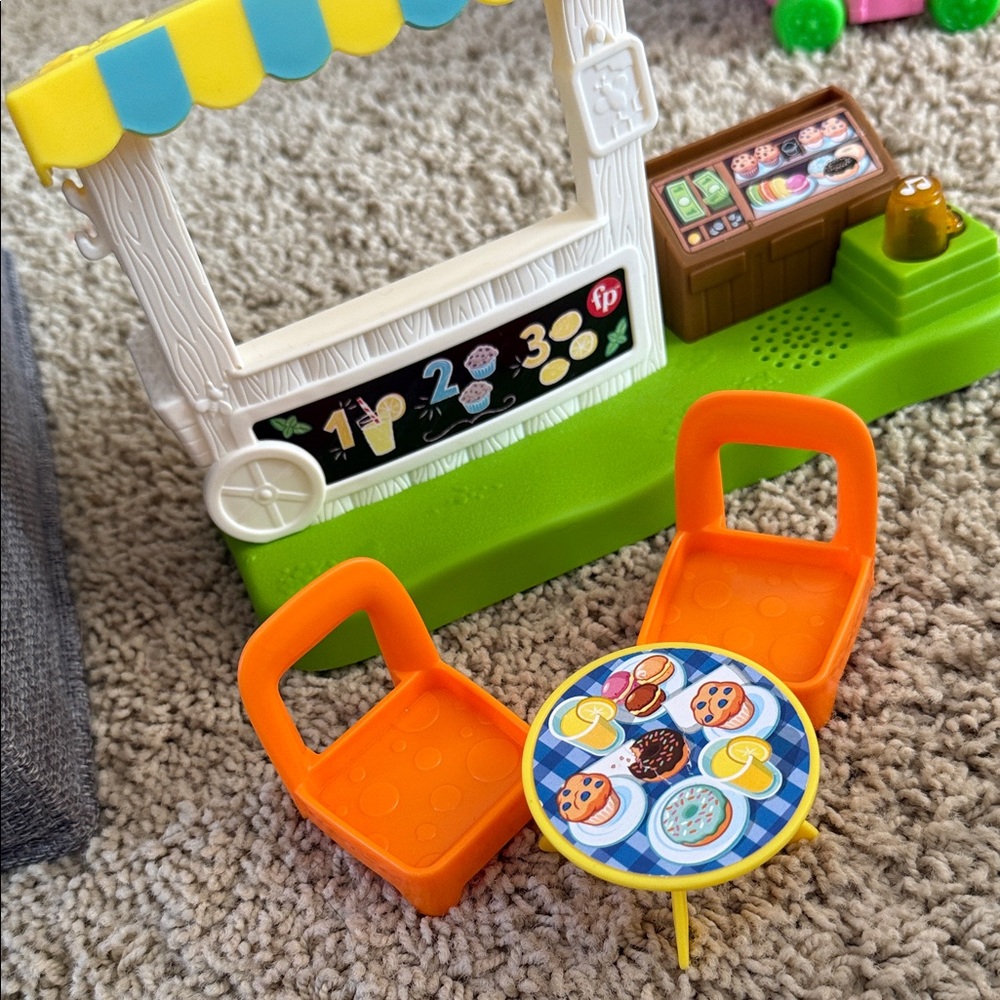 Fisher-Price Play Food Stand with Orange Chairs
